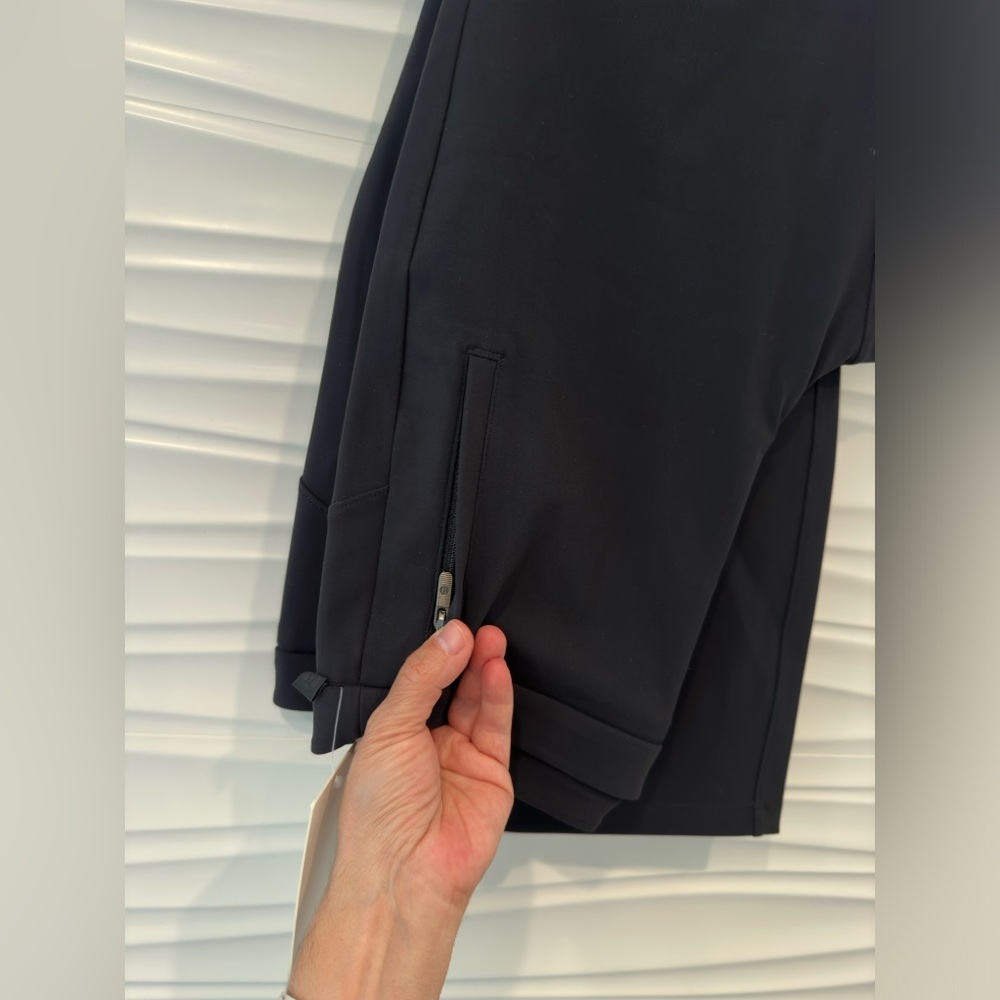 Lululemon NWT RARE Athletic Athleisure Minimalist black On the Move Pant Light - Picture 9 of 14